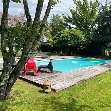 Le 27 * Lorp-Sentaraille